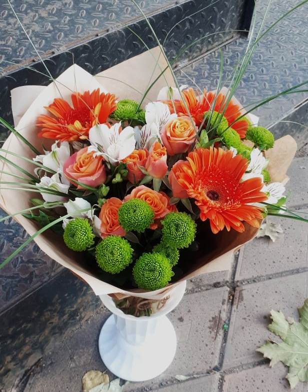 Букет цветов из: Герберы, Хризантемы, Альстромерии и Розы в Чебургольской