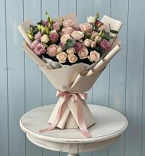 Букет цветов из:  Розы и Лизиантусы в Чебургольской