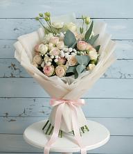 Букет цветов из:  Розы и Лизиантусы в Чебургольской