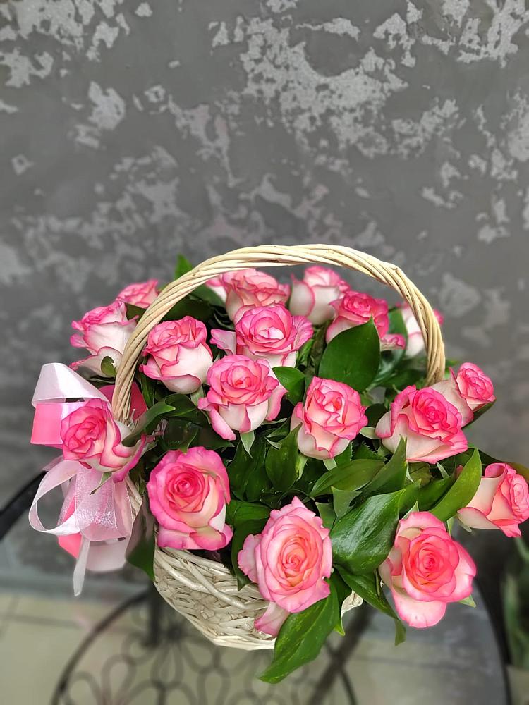 Цветочная композиция из Розы в корзине в Чебургольской