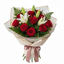 Букет цветов из:  Лилии и Розы в Чебургольской