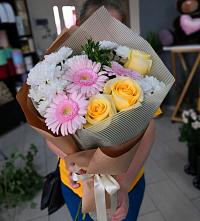 Букет цветов из:  Герберы, Розы и Хризантемы в Чебургольской
