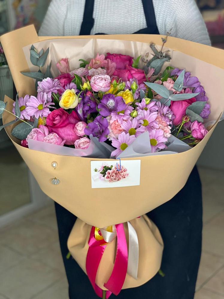 Букет цветов из: Хризантемы, Гвоздики и Альстромерии в Чебургольской