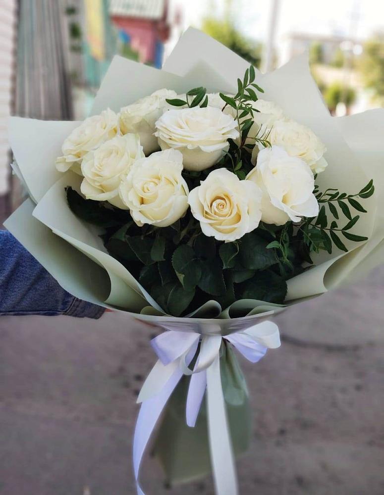 Букет Белые розы Проуд в Чебургольской