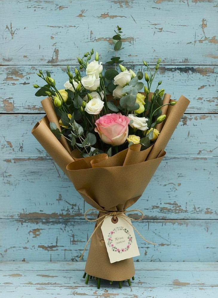 Букет цветов из: Розы и Лизиантусы в Чебургольской