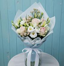 Букет цветов из:  Розы и Лизиантусы в Чебургольской