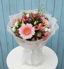 Букет цветов из:  Герберы, Альстромерии и Лизиантусы в Чебургольской