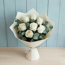 Букет Белые розы в Эвкалипте в Чебургольской