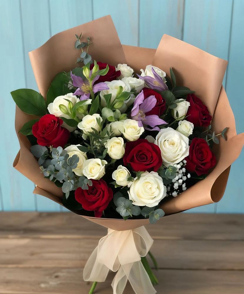 Букет цветов из: Розы и Альстромерии в Чебургольской