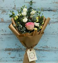 Букет цветов из:  Розы и Лизиантусы в Чебургольской